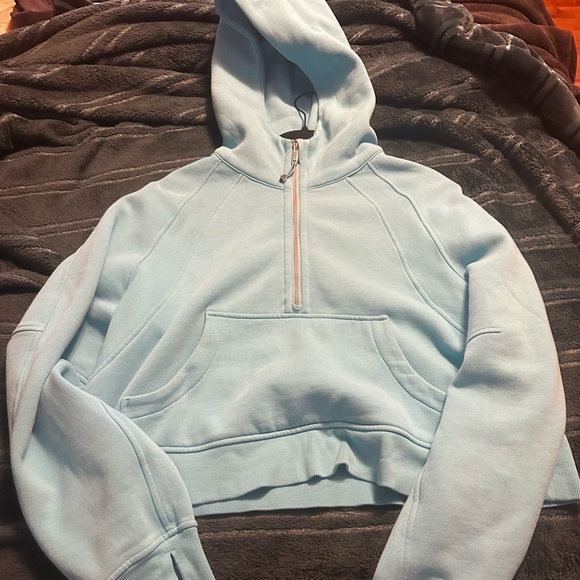 Lululemon Scuba Cropped - Picture 1 of 2